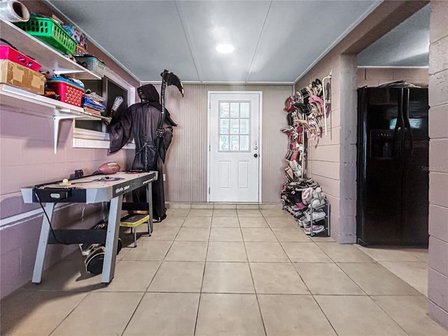 608 W NELSON STREET, Tavares, FL 32778