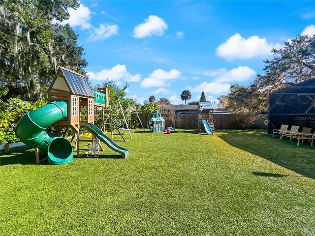 608 W NELSON STREET, Tavares, FL 32778