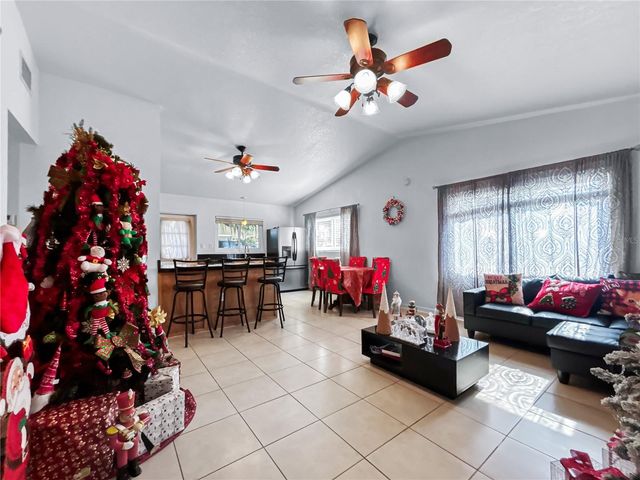 608 W NELSON STREET, Tavares, FL 32778