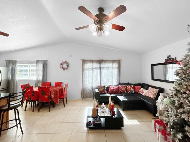 608 W NELSON STREET, Tavares, FL 32778
