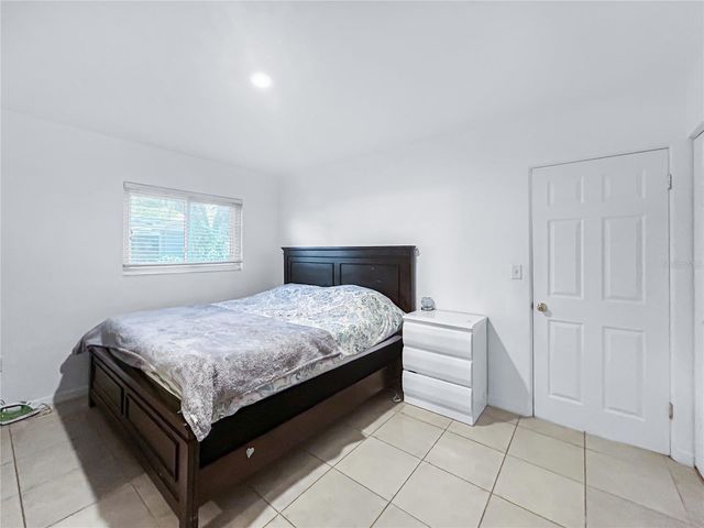 608 W NELSON STREET, Tavares, FL 32778