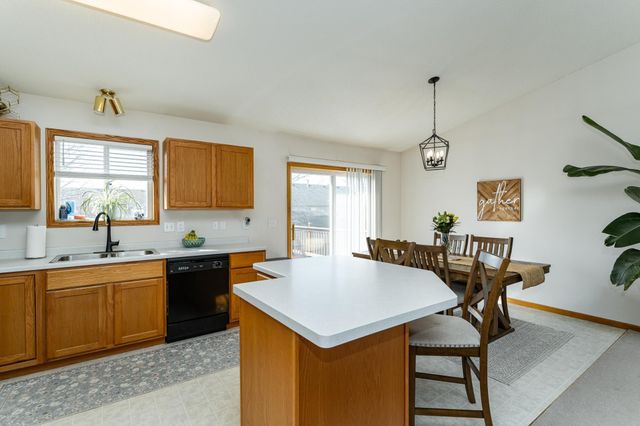 4862 Savannah Drive NW, Rochester, MN 55901