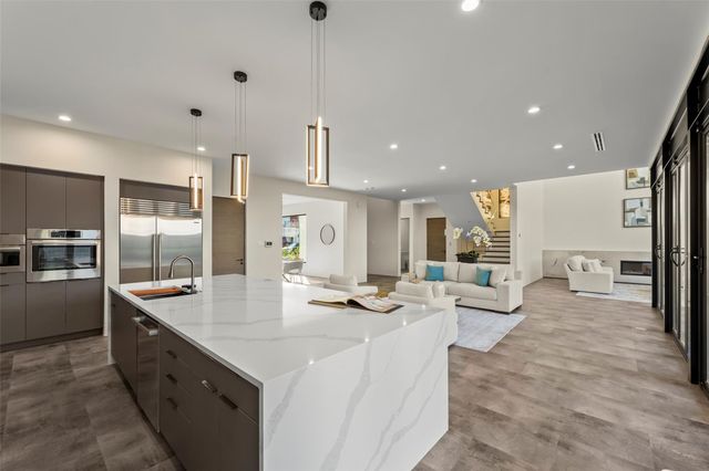 2610 Westgrove Lane, Houston, TX 77027