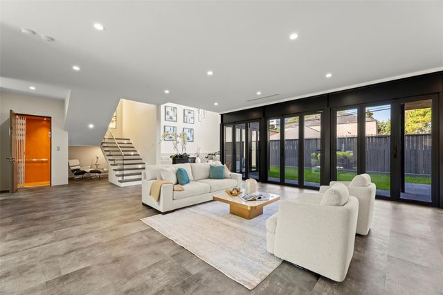 2610 Westgrove Lane, Houston, TX 77027