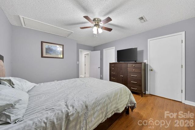 1908 W Sugar Creek Road, Charlotte, NC 28262