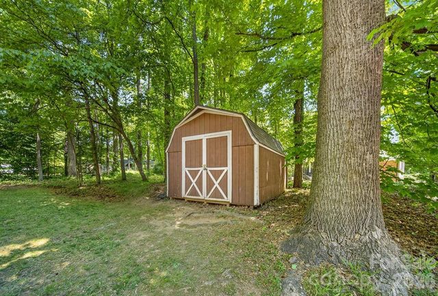 1908 W Sugar Creek Road, Charlotte, NC 28262