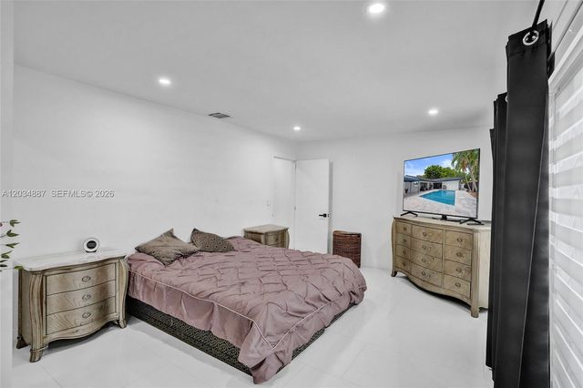 14021 Cypress Ct, Miami Lakes, FL 33014
