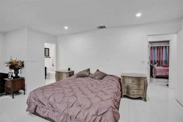 14021 Cypress Ct, Miami Lakes, FL 33014