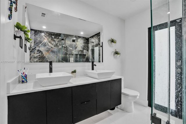 14021 Cypress Ct, Miami Lakes, FL 33014