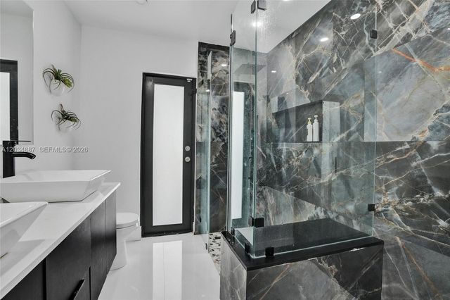 14021 Cypress Ct, Miami Lakes, FL 33014