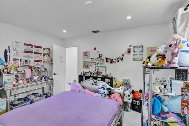 14021 Cypress Ct, Miami Lakes, FL 33014