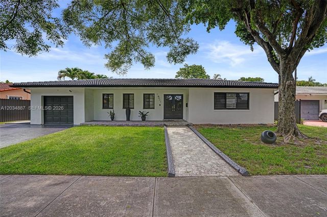 14021 Cypress Ct, Miami Lakes, FL 33014