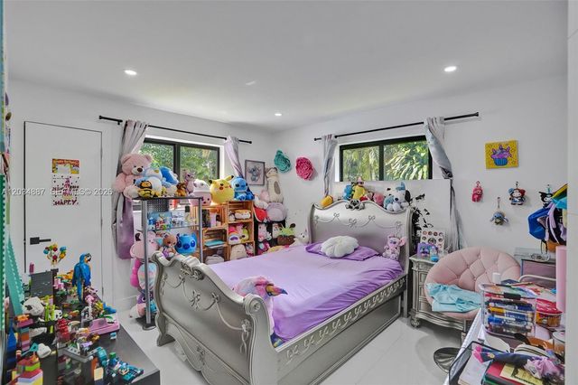 14021 Cypress Ct, Miami Lakes, FL 33014