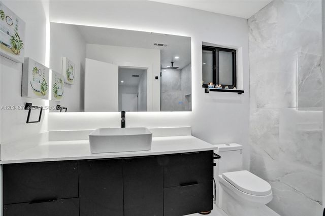 14021 Cypress Ct, Miami Lakes, FL 33014