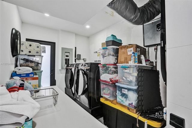14021 Cypress Ct, Miami Lakes, FL 33014