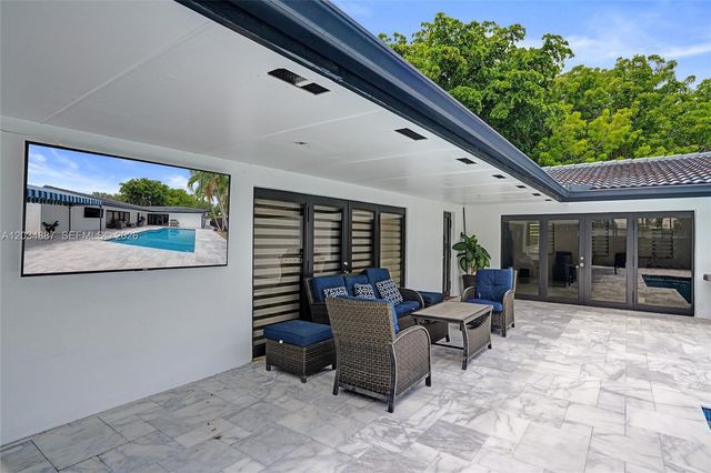 14021 Cypress Ct, Miami Lakes, FL 33014