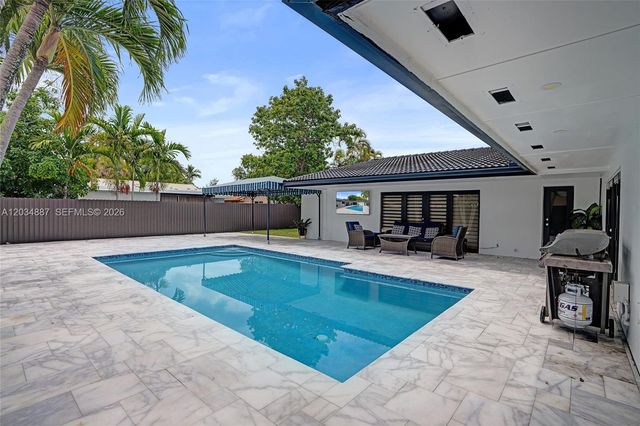 14021 Cypress Ct, Miami Lakes, FL 33014