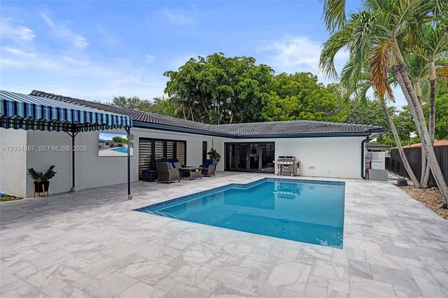 14021 Cypress Ct, Miami Lakes, FL 33014