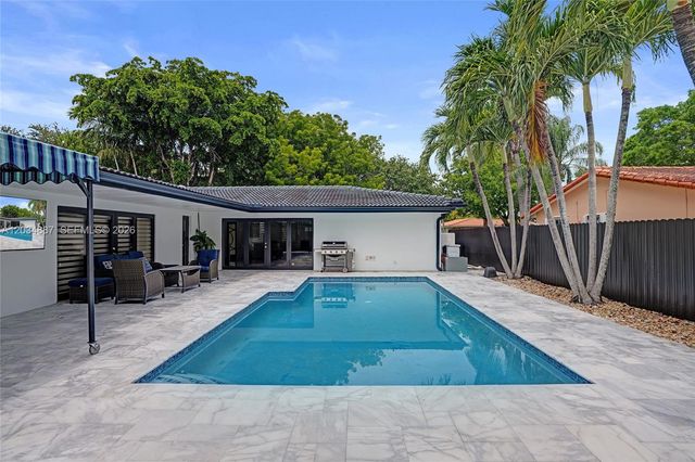 14021 Cypress Ct, Miami Lakes, FL 33014