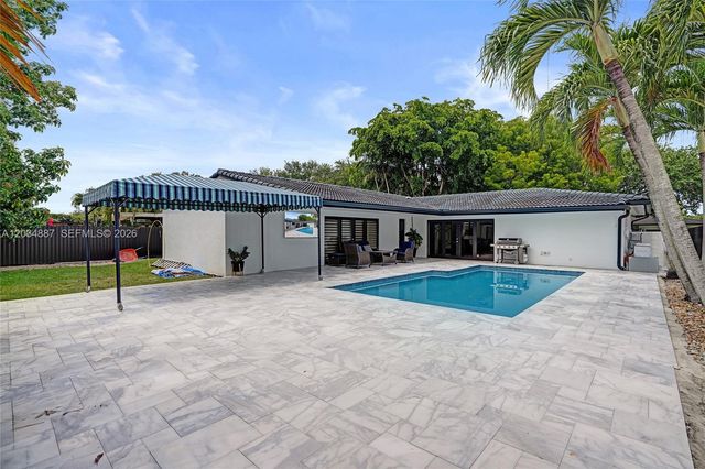 14021 Cypress Ct, Miami Lakes, FL 33014