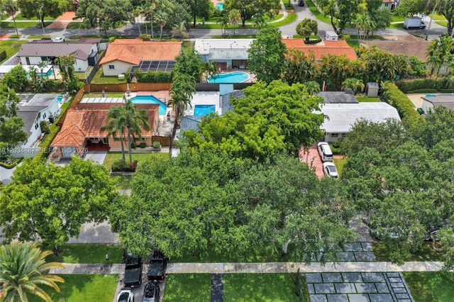 14021 Cypress Ct, Miami Lakes, FL 33014