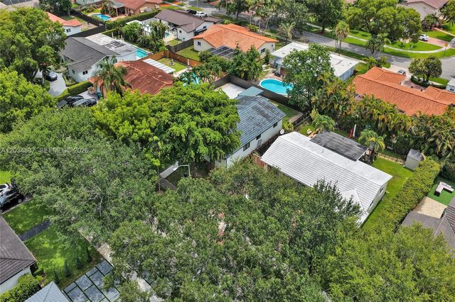 14021 Cypress Ct, Miami Lakes, FL 33014