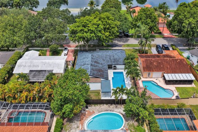 14021 Cypress Ct, Miami Lakes, FL 33014