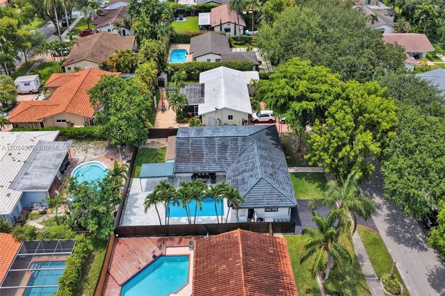 14021 Cypress Ct, Miami Lakes, FL 33014