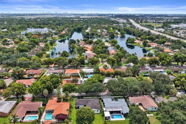 14021 Cypress Ct, Miami Lakes, FL 33014