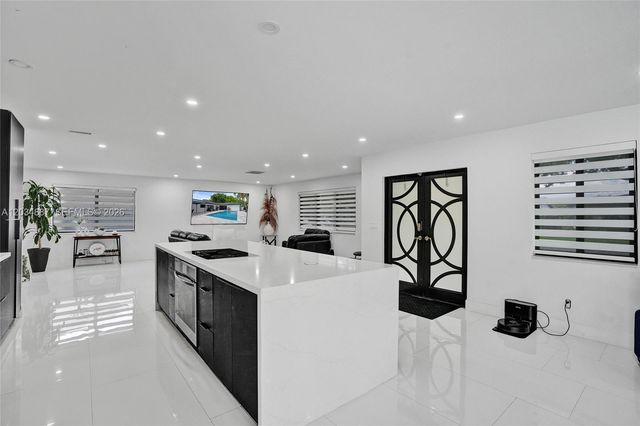 14021 Cypress Ct, Miami Lakes, FL 33014