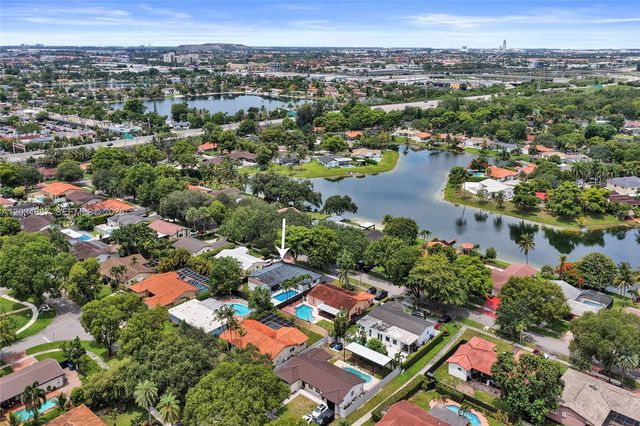 14021 Cypress Ct, Miami Lakes, FL 33014