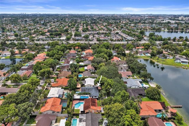 14021 Cypress Ct, Miami Lakes, FL 33014