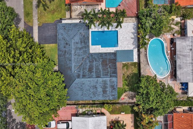 14021 Cypress Ct, Miami Lakes, FL 33014