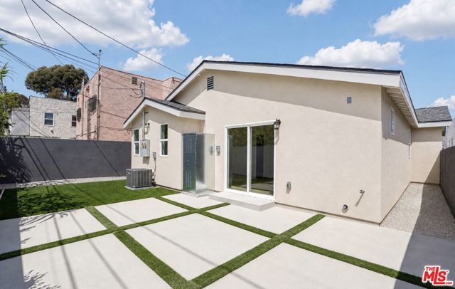 2541 Carmona Avenue, Los Angeles, CA 90016