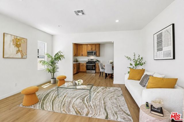 2541 Carmona Avenue, Los Angeles, CA 90016