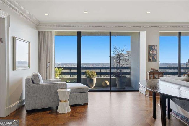 2660 Peachtree Road NW 20G, Atlanta, GA 30305