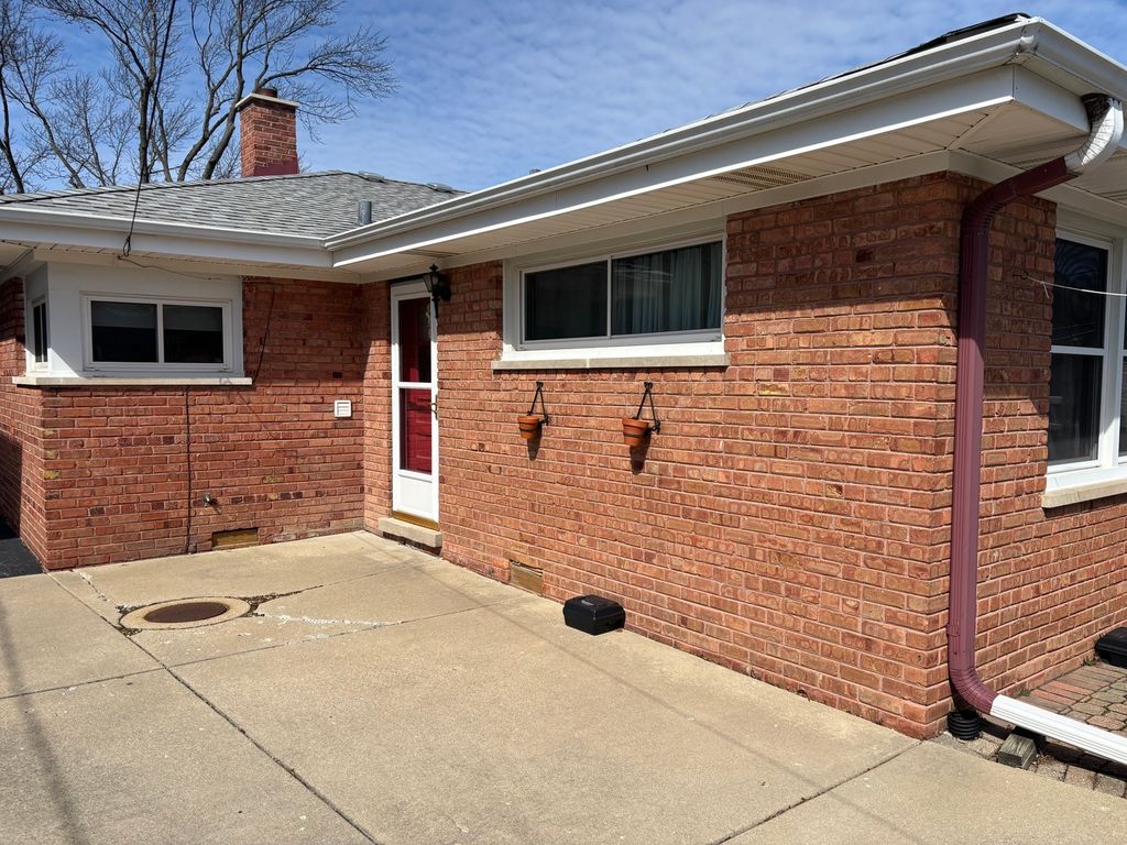 8303 N Washington Street, Niles, IL 60714 — photo 2
