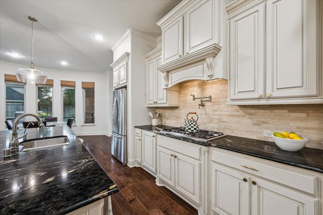 5514 Caspian Falls Lane, Fulshear, TX 77441