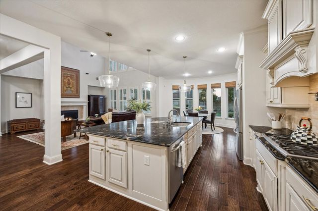 5514 Caspian Falls Lane, Fulshear, TX 77441