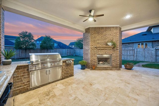 5514 Caspian Falls Lane, Fulshear, TX 77441