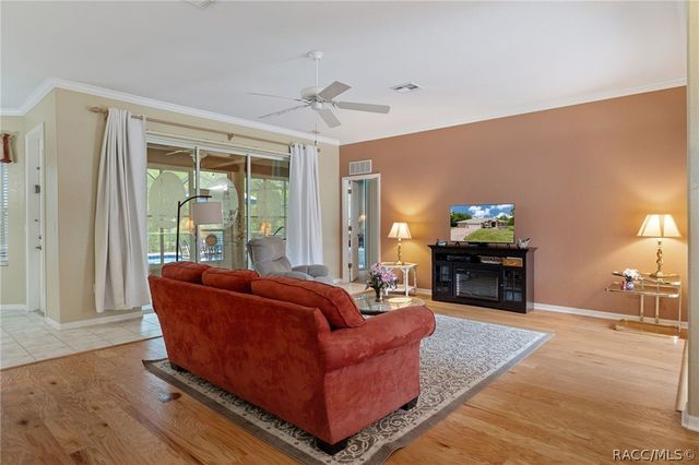 12 HACKBERRY Drive, Homosassa, FL 34446