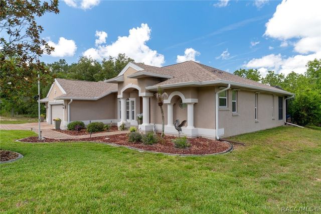 12 HACKBERRY Drive, Homosassa, FL 34446