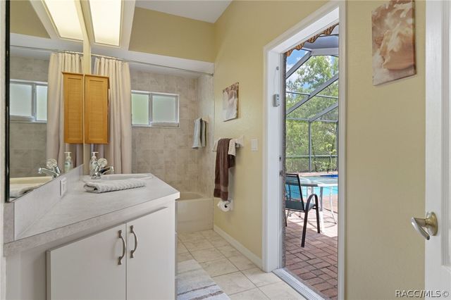 12 HACKBERRY Drive, Homosassa, FL 34446