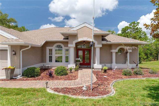 12 HACKBERRY Drive, Homosassa, FL 34446