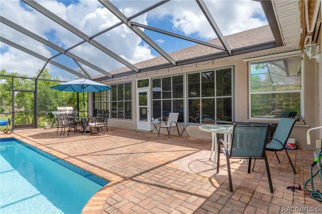 12 HACKBERRY Drive, Homosassa, FL 34446