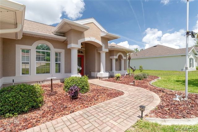 12 HACKBERRY Drive, Homosassa, FL 34446