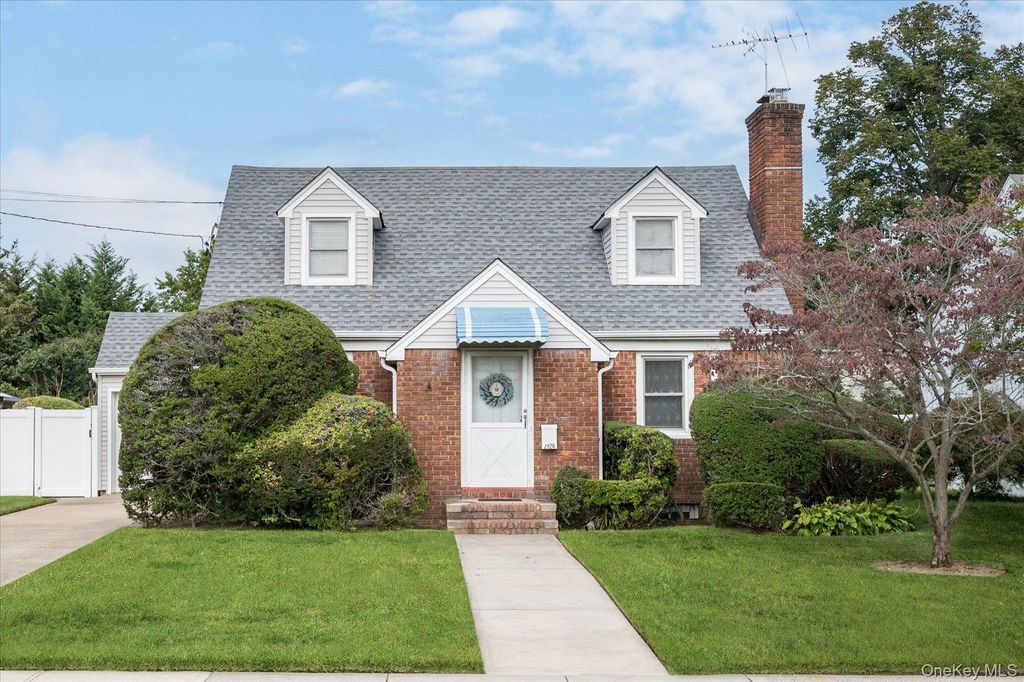 2926 Court Street, Oceanside, NY 11572