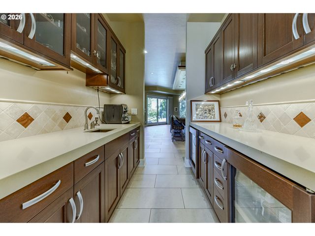 2325 PARK GROVE Dr, Eugene, OR 97408