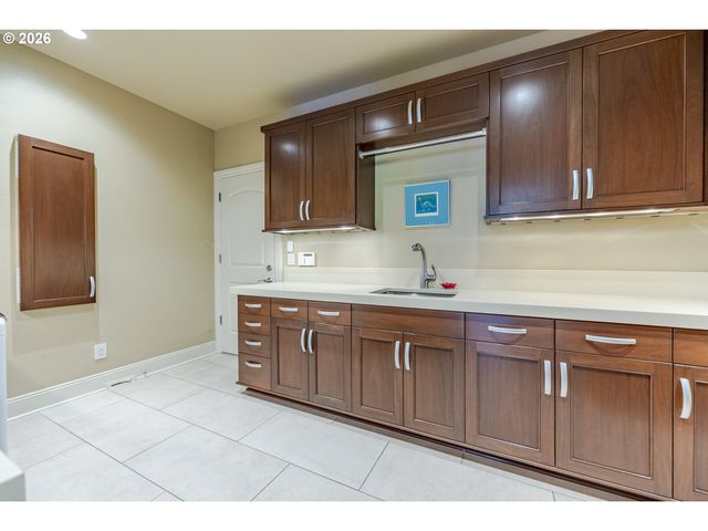 2325 PARK GROVE Dr, Eugene, OR 97408