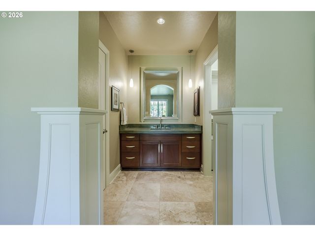 2325 PARK GROVE Dr, Eugene, OR 97408